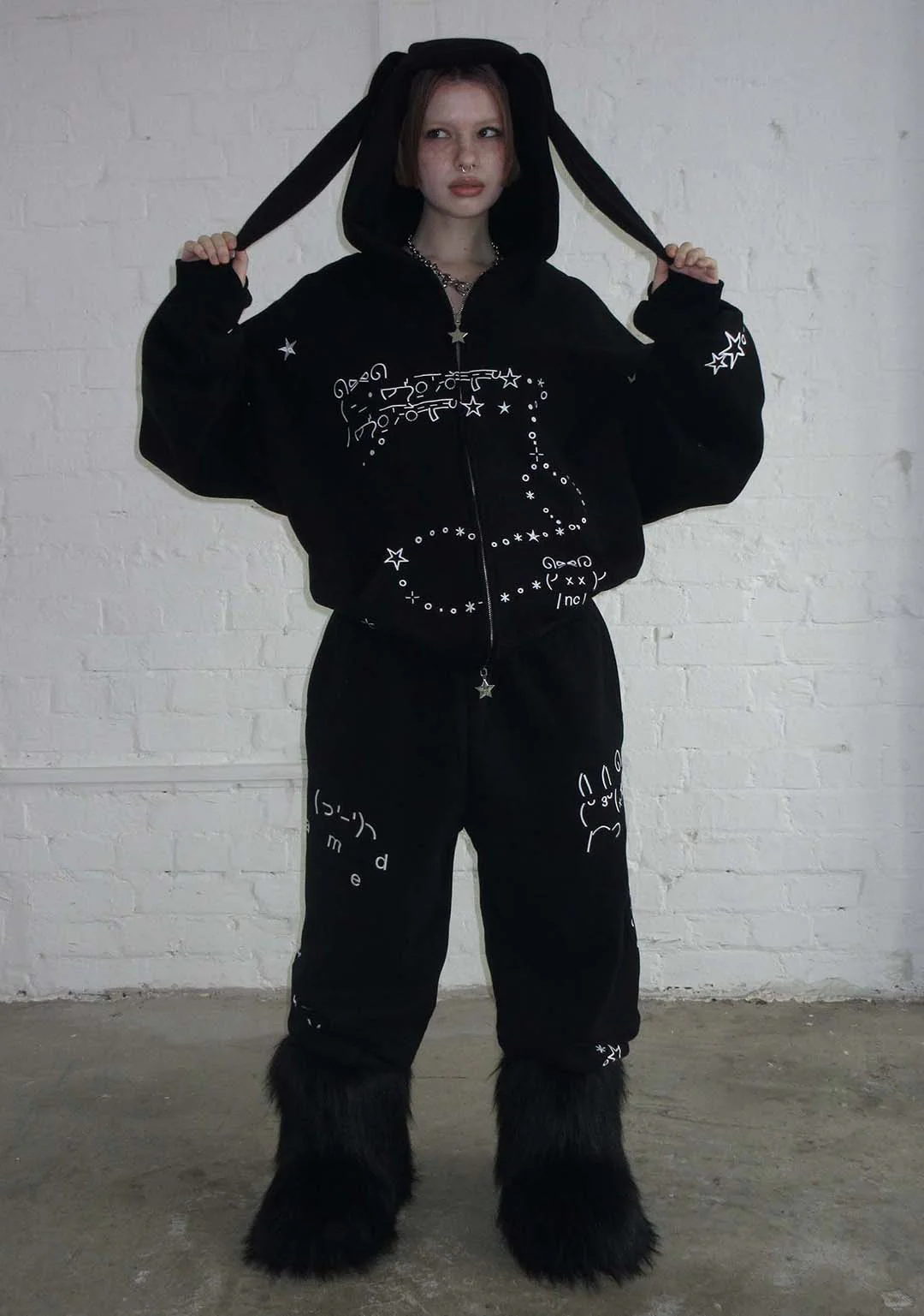 MALFUNCTION BUNNY ZIP HOODIE BLACK (DETACHABLE EARS) - Image 4